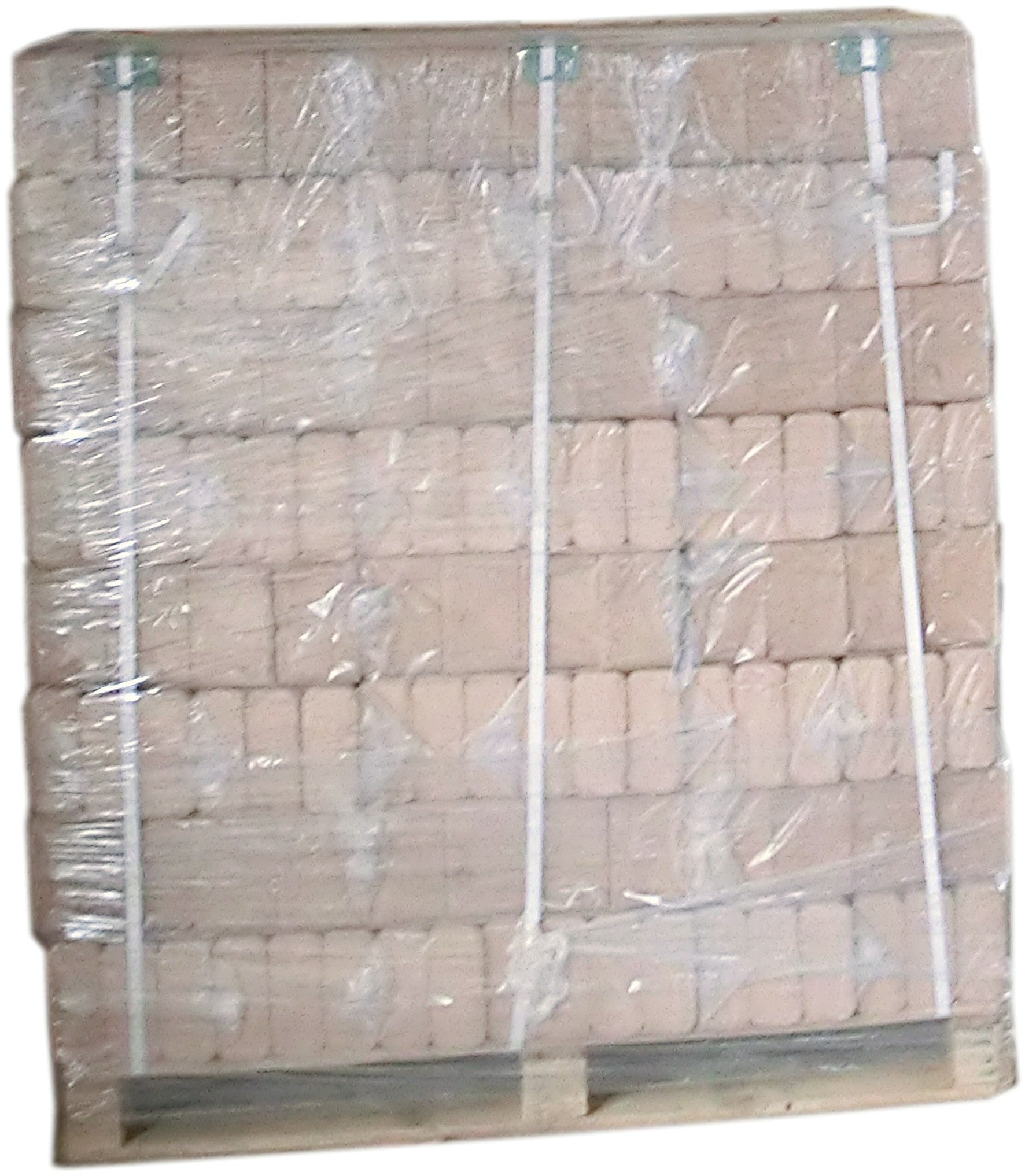 eine Platte mit 96 Paketen RUF Buchenbriketts zu je 10 kg