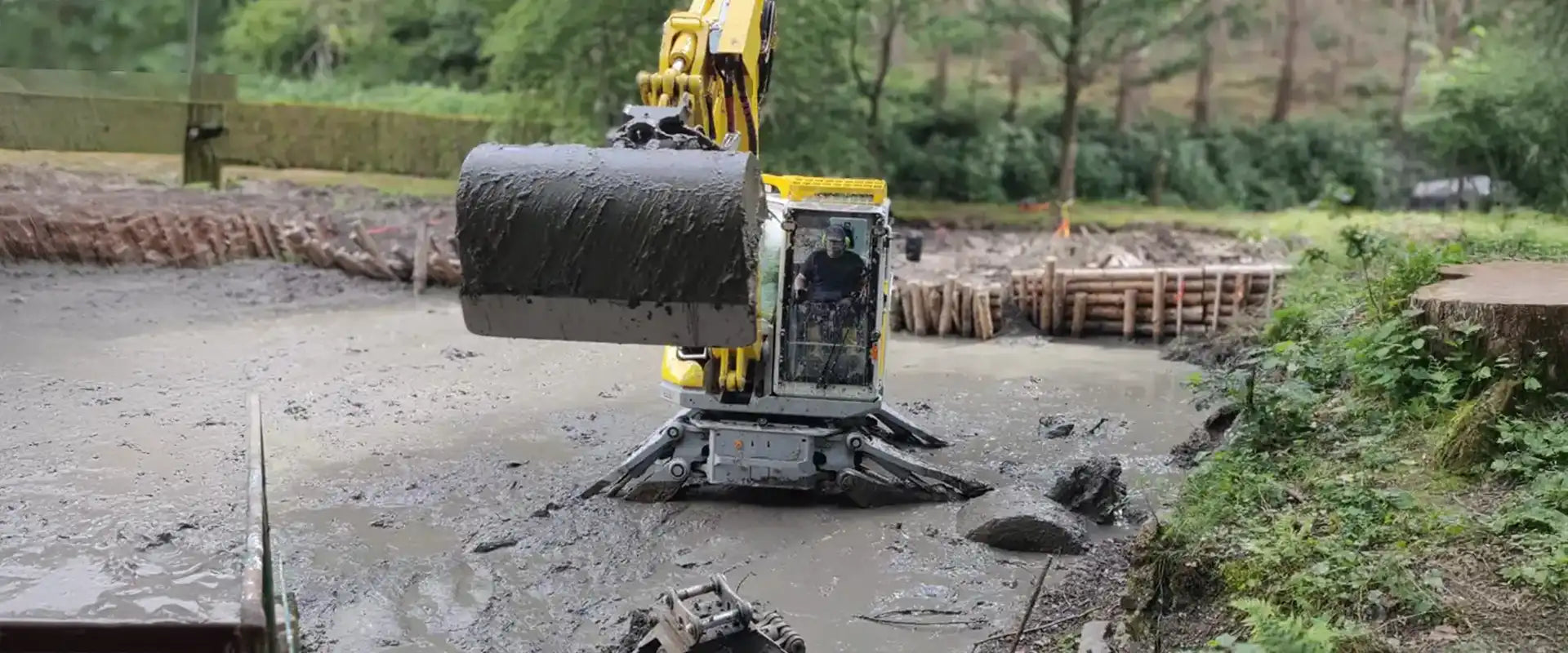 Teicharbeiten mit dem Menzi Muck - Kategoriebild Teicharbeiten