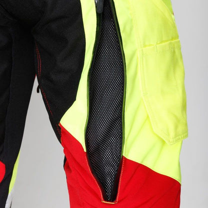Detailansicht Luftschlitz PSS Schnittschutzhose X-treme Air in der Farbe rot/gelb