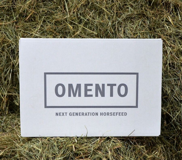 Omento Zero Grain 18kg Karton - Heubasiertes Futterbrikett